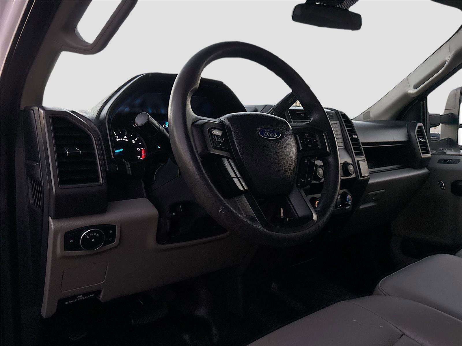 Used 2022 Ford F250 XL w/ Power Equipment Group image 10