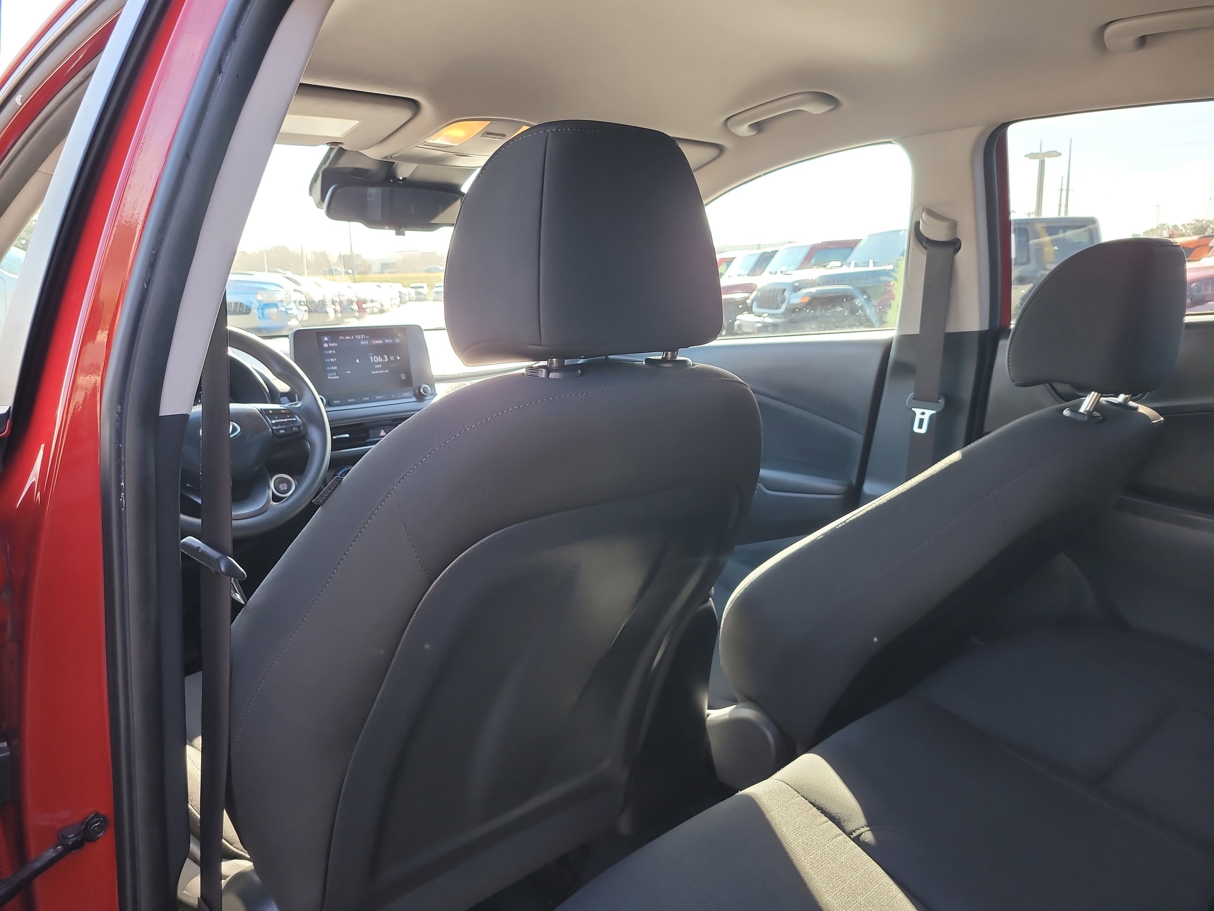 Used 2022 Hyundai Kona SEL image 12