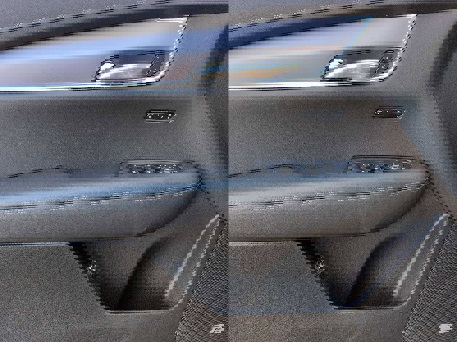 Used 2025 Cadillac XT6 Luxury image 10