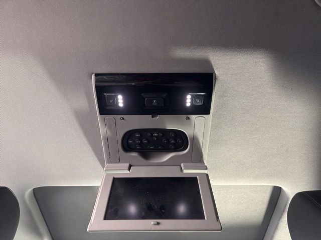 Used 2015 Chevrolet Suburban LTZ image 26