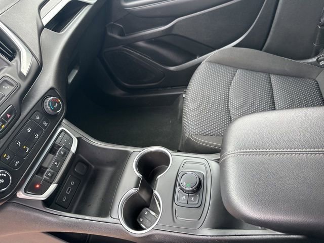 Used 2022 GMC Terrain SLE image 16