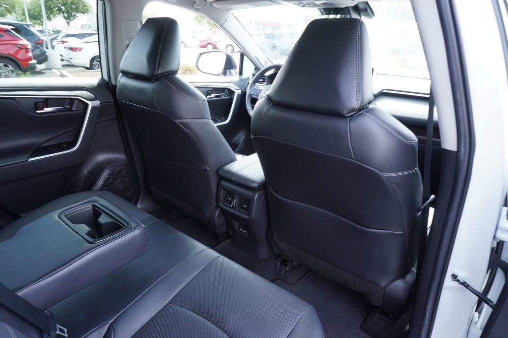 Used 2022 Toyota RAV4 Limited image 10