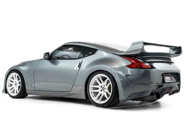 Used 2016 Nissan 370Z Coupe RWD image 9