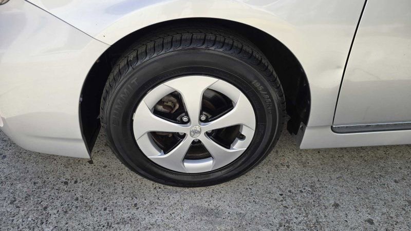 Used 2013 Toyota Prius Two FWD image 9