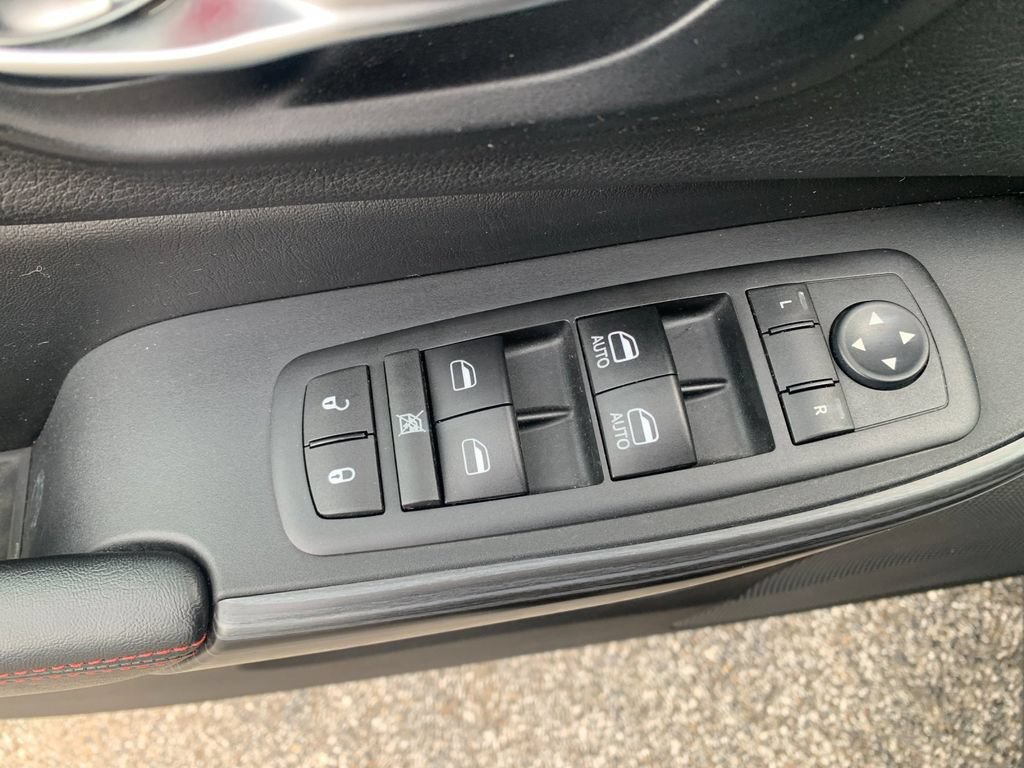 Used 2015 Jeep Cherokee Trailhawk w/ Leather Interior Group AWD/4WD image 13