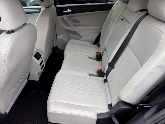 Used 2022 Volkswagen Tiguan SE FWD image 11