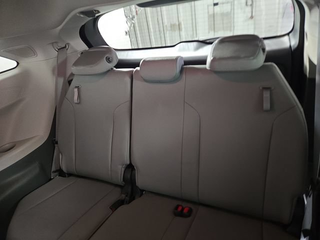 Used 2022 Toyota Sienna XLE w/ XLE Plus Package AWD/4WD image 17