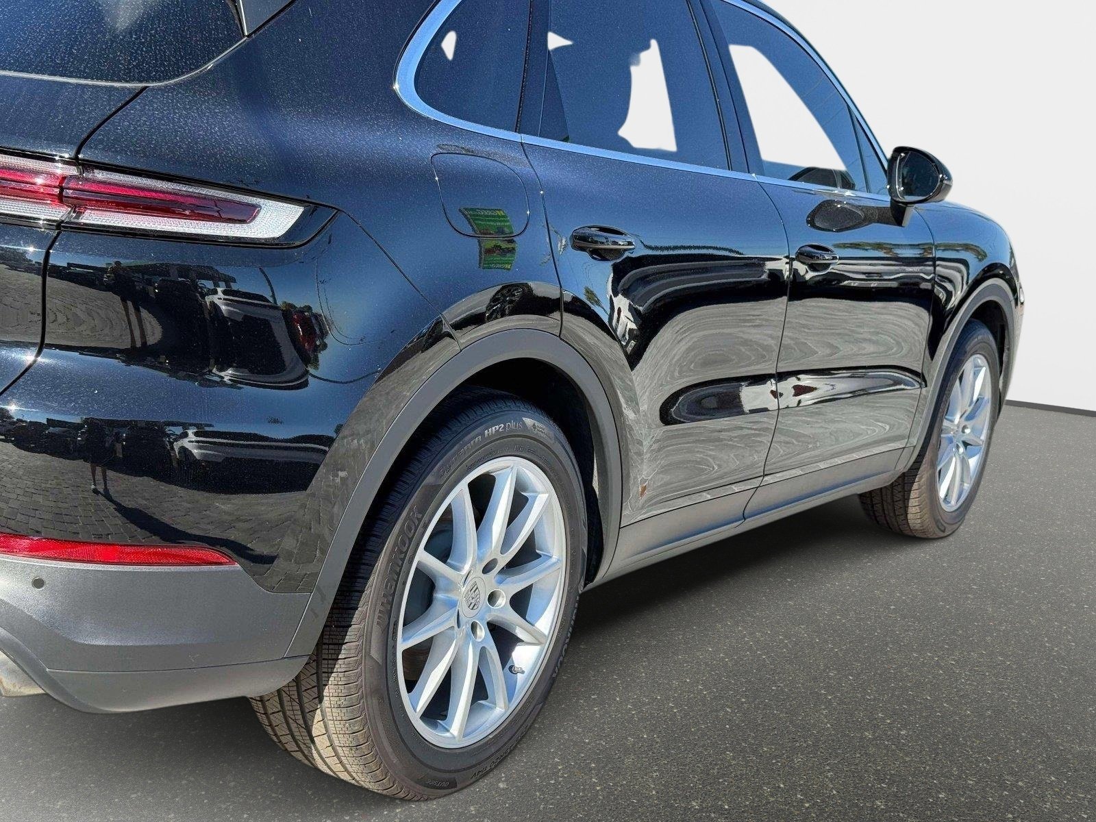 Used 2024 Porsche Cayenne image 17