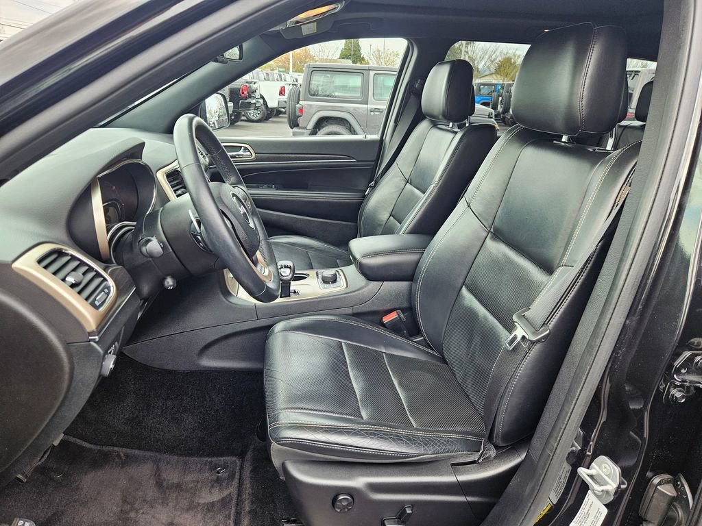 Used 2015 Jeep Grand Cherokee Limited w/ Luxury Group II image 22
