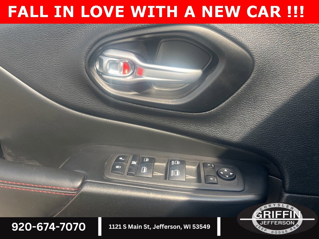 Used 2022 Jeep Cherokee Trailhawk w/ Sound & Nav Group image 12