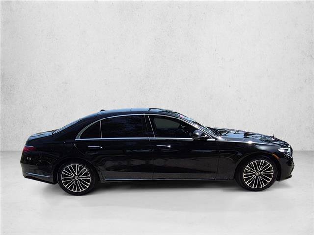 Used 2024 Mercedes-Benz S 580e 4MATIC Sedan image 4