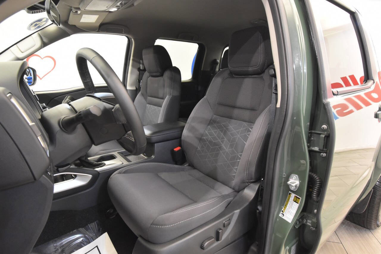 Used 2025 Nissan Frontier SV w/ SV Convenience Package image 11