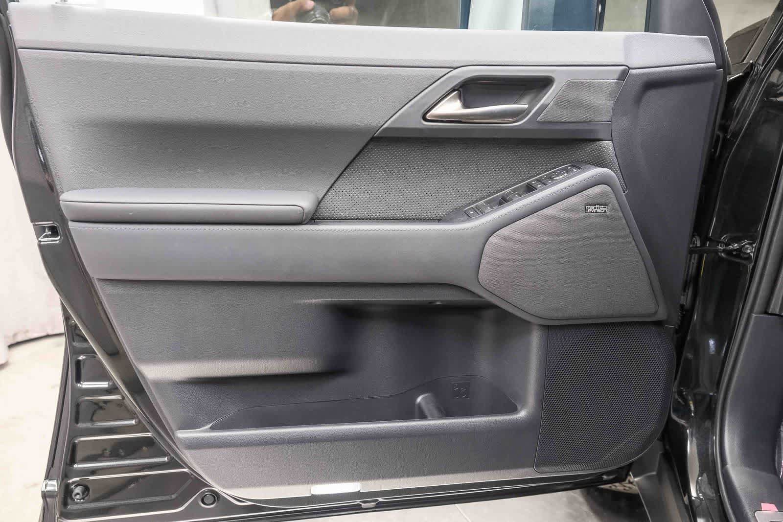 Used 2024 Lexus GX 550 AWD/4WD image 21