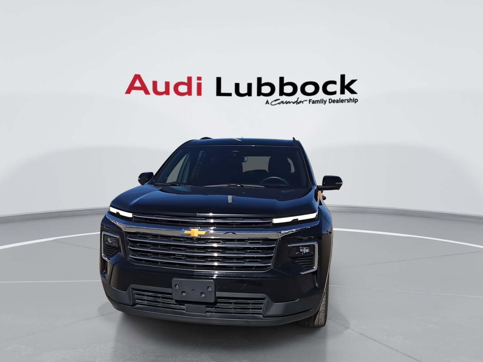 Used 2024 Chevrolet Traverse LT image 3
