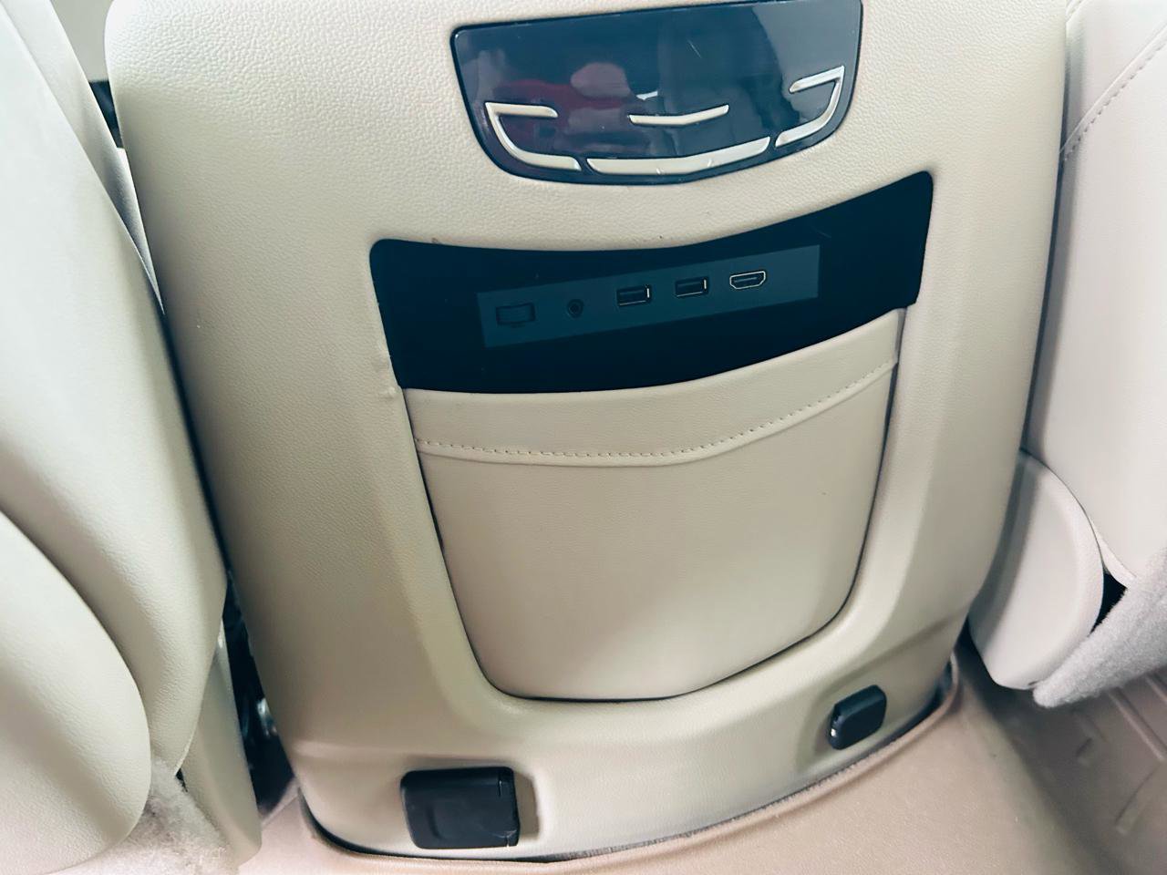 Used 2019 Cadillac Escalade Premium Luxury image 29