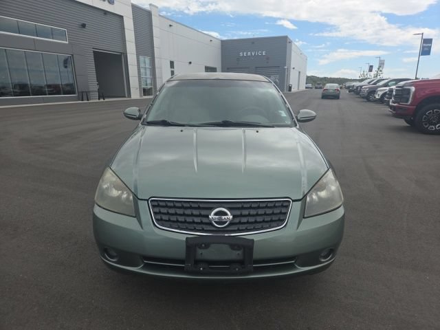 Used 2005 Nissan Altima 2.5 S w/ (F01) Convenience Pkg FWD image 2