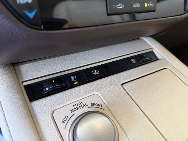 Used 2016 Lexus ES 350 w/ Luxury Package w/Wood Trim FWD image 31
