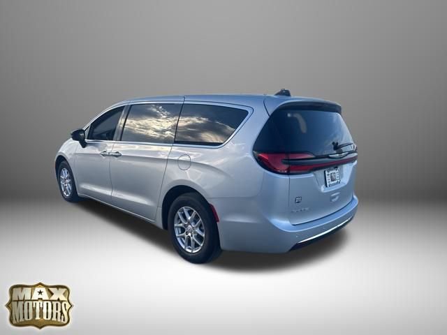 New 2026 Chrysler Pacifica Select image 6