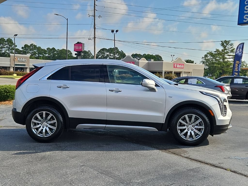 Used 2022 Cadillac XT4 Premium Luxury w/ Safety Alert Package FWD image 18