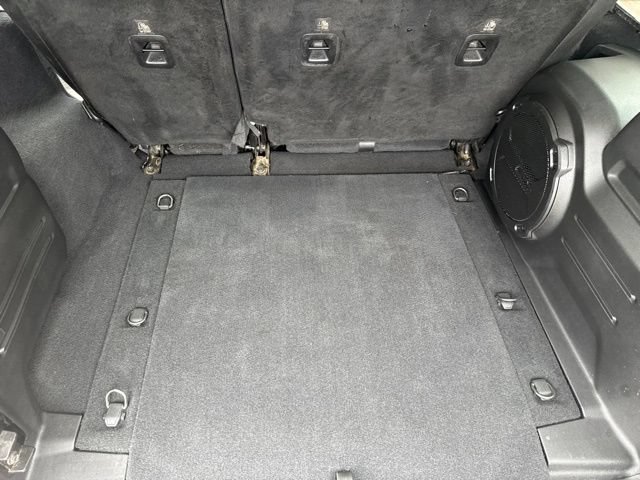 Used 2018 Jeep Wrangler Unlimited Sahara AWD/4WD image 35