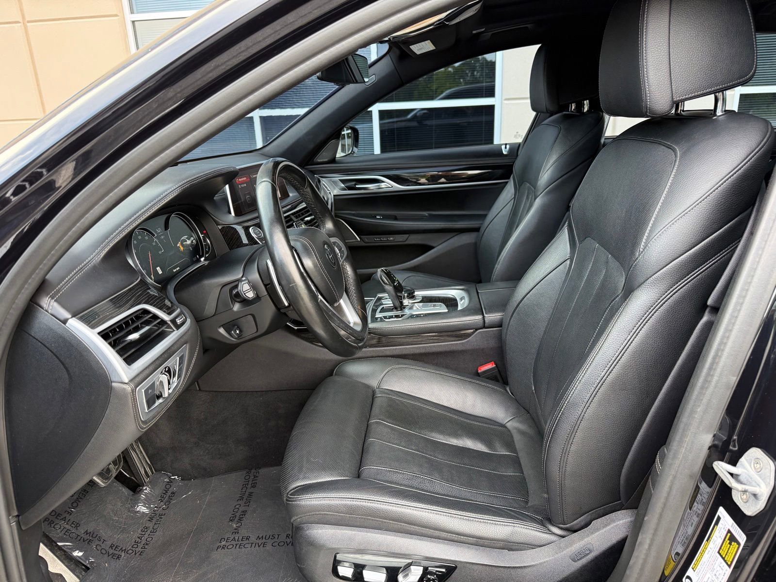 Used 2019 BMW 740i w/ Executive Package RWD image 33