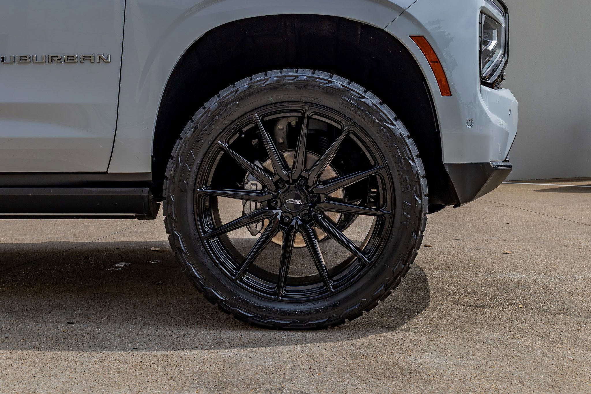 Used 2026 Chevrolet Suburban High Country AWD/4WD image 12