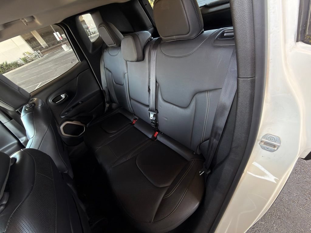 Used 2016 Jeep Renegade Limited AWD/4WD image 28