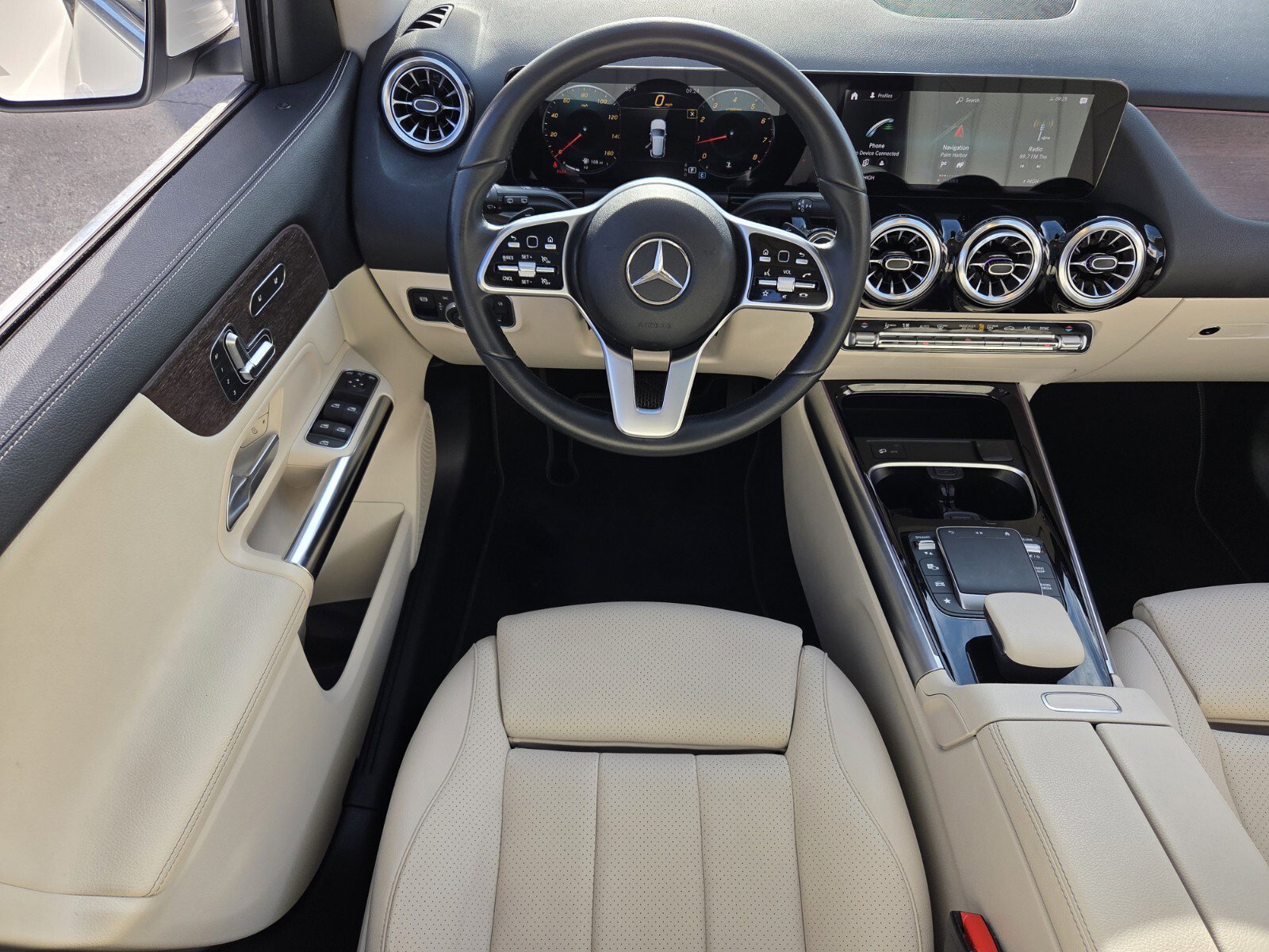 Used 2022 Mercedes-Benz GLA 250 4MATIC image 12