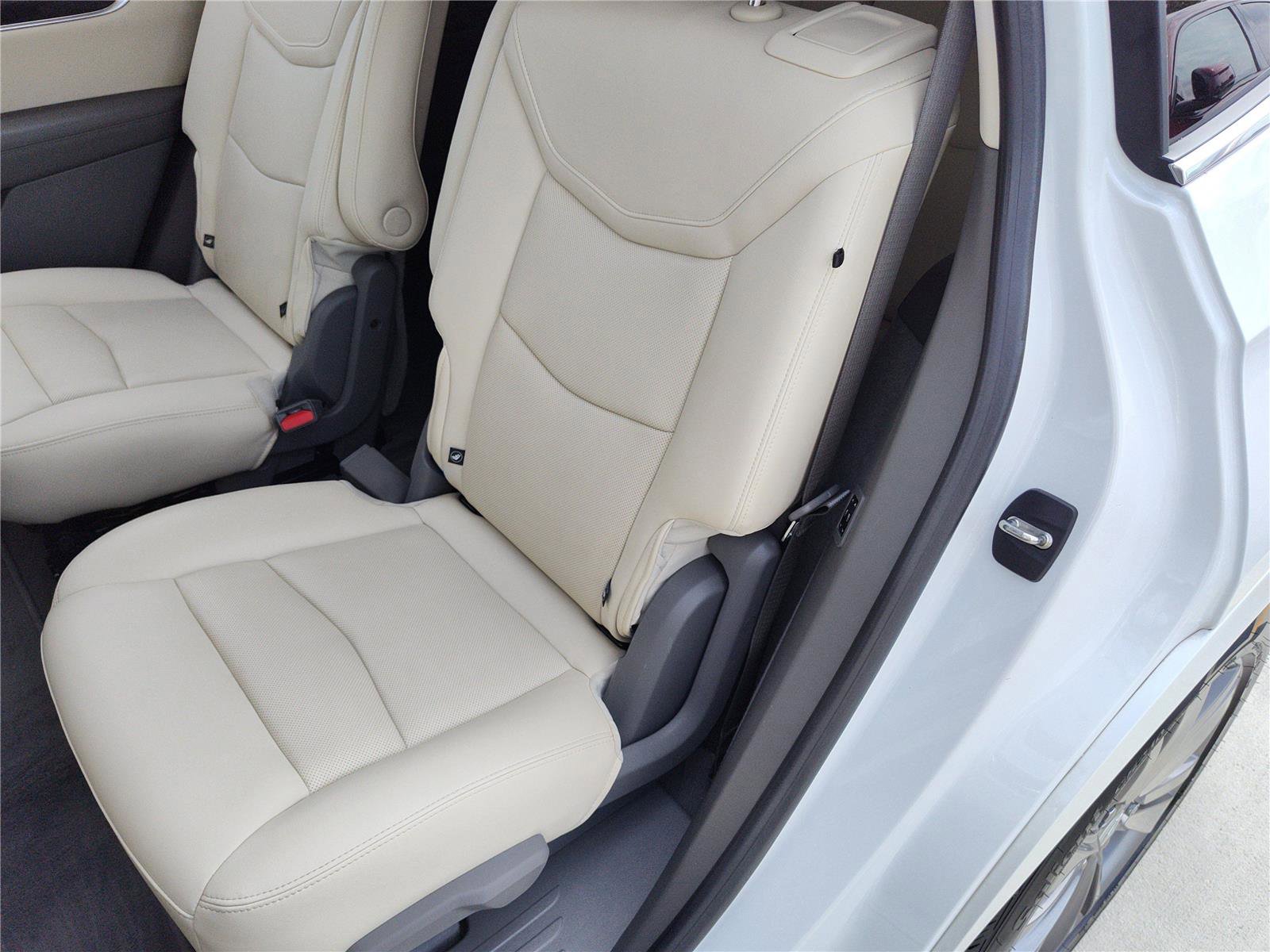 Used 2022 Cadillac XT6 Premium Luxury w/ Technology Package image 28