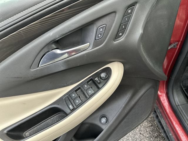 Used 2019 Buick Envision Essence AWD/4WD image 17