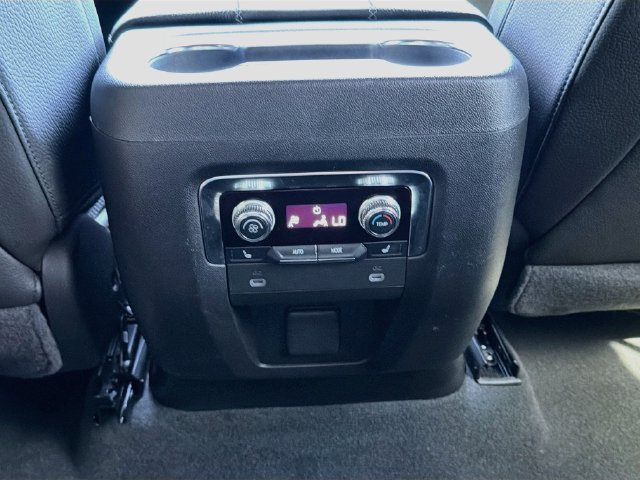 Used 2024 GMC Yukon Denali AWD/4WD image 21