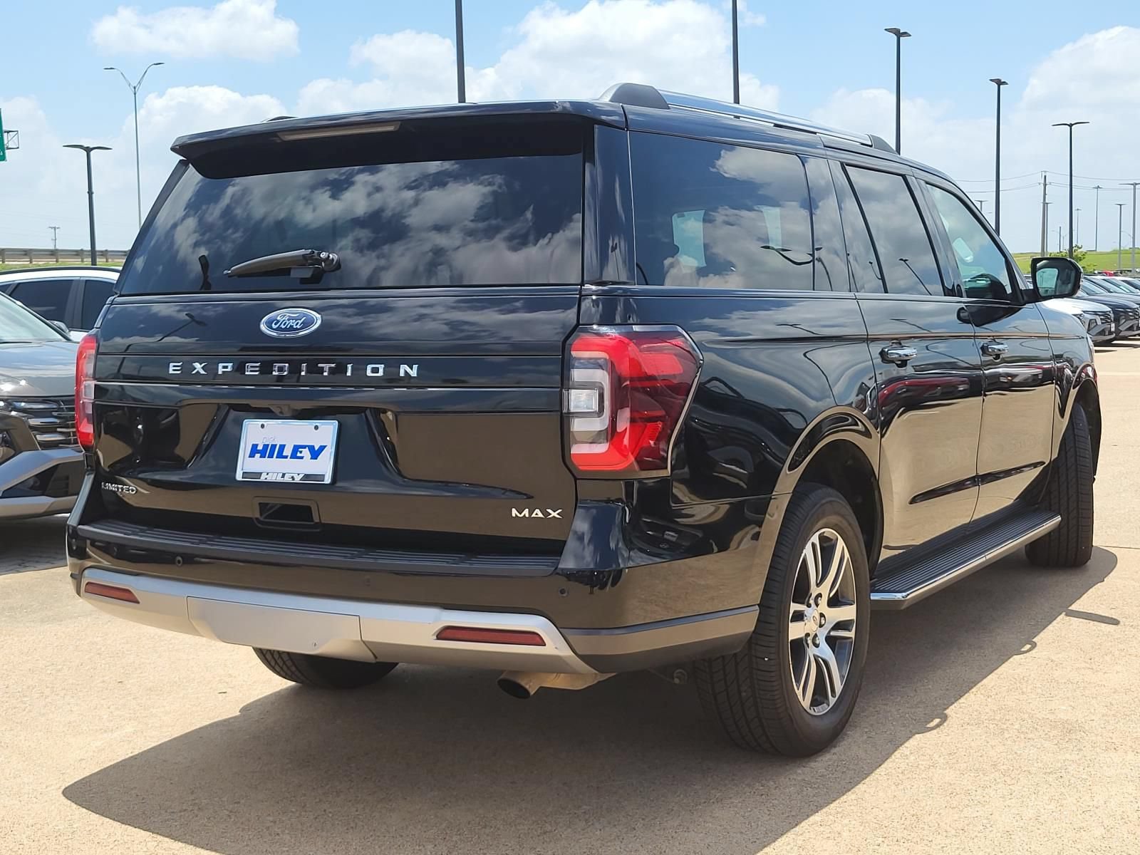 Used 2023 Ford Expedition Max Limited AWD/4WD image 4