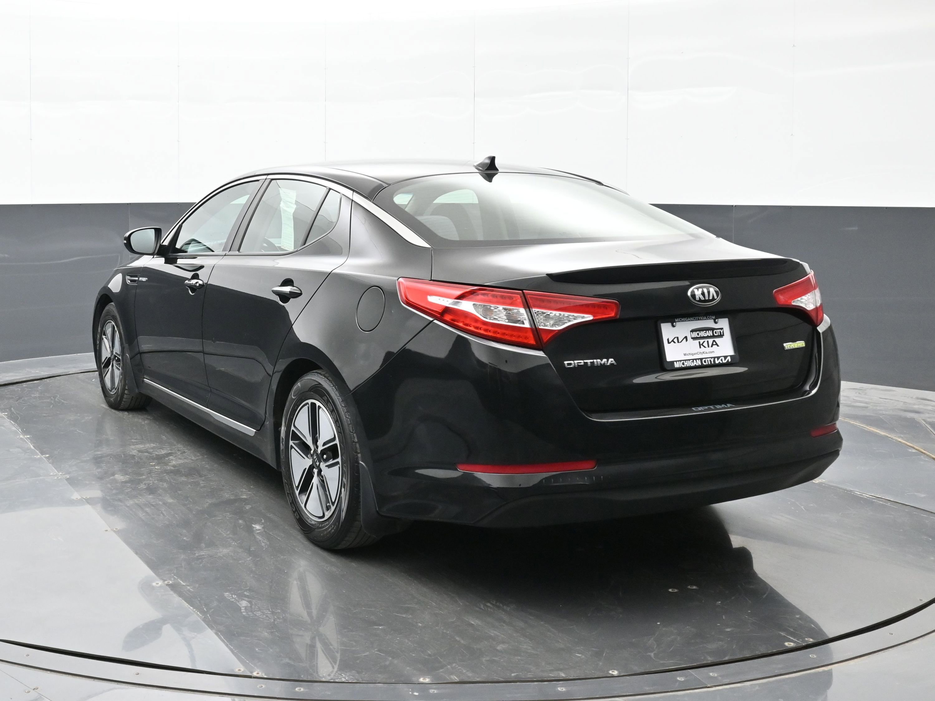 Used 2013 Kia Optima LX w/ Hybrid Convenience Pkg FWD image 2