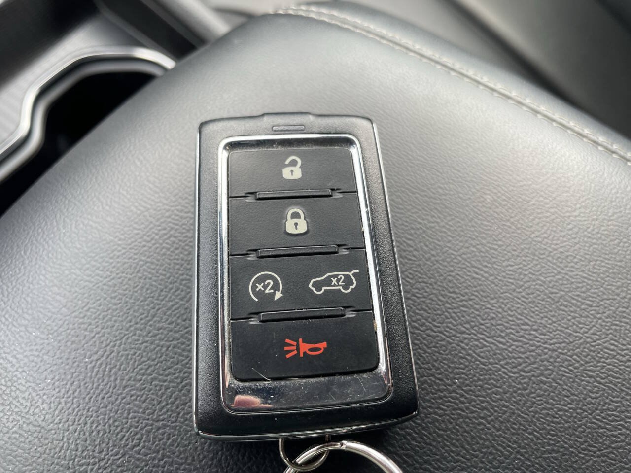 Used 2024 Jeep Grand Cherokee L Limited AWD/4WD image 32