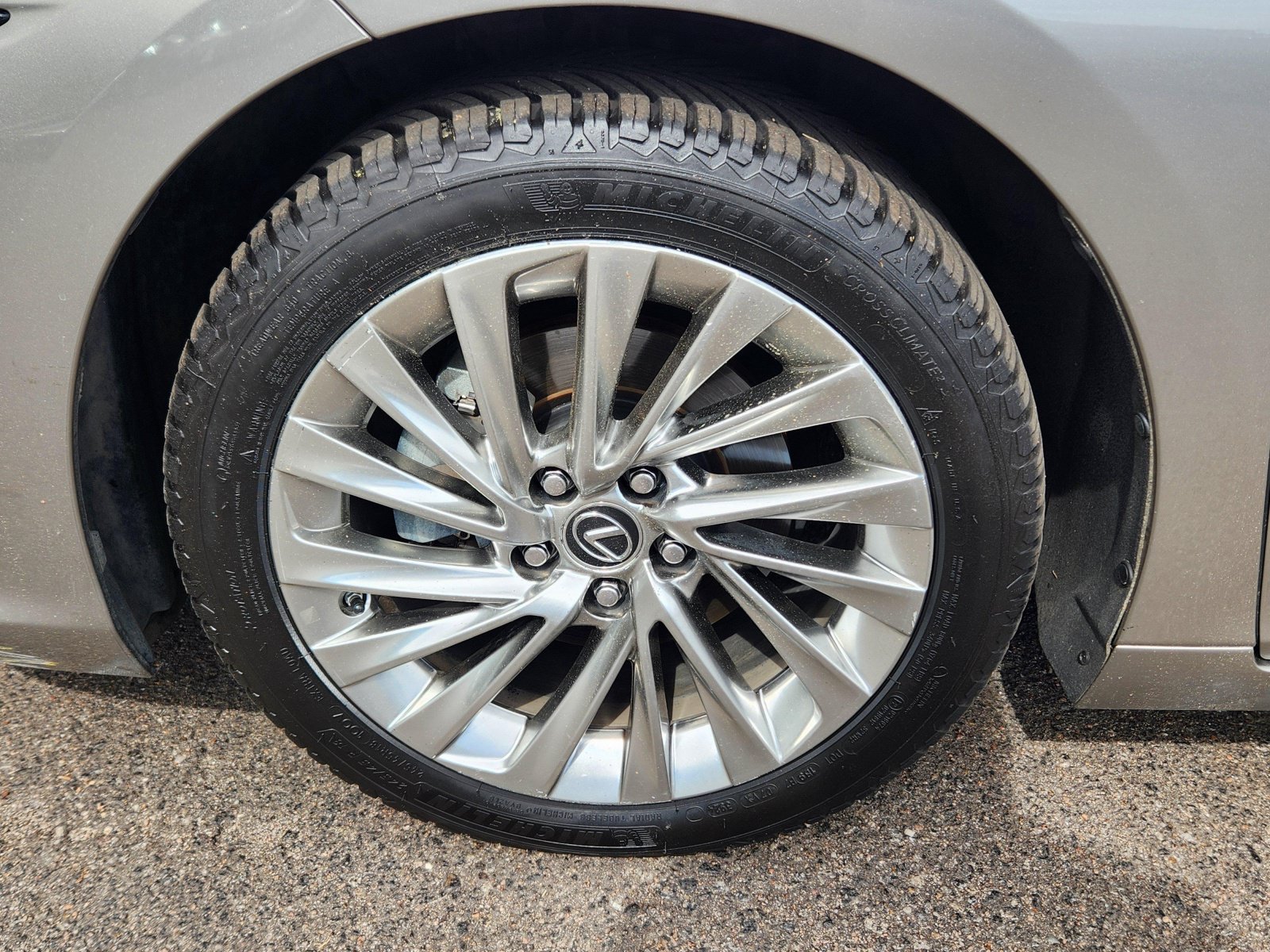 Certified 2021 Lexus ES 300h w/ Luxury Package FWD image 32