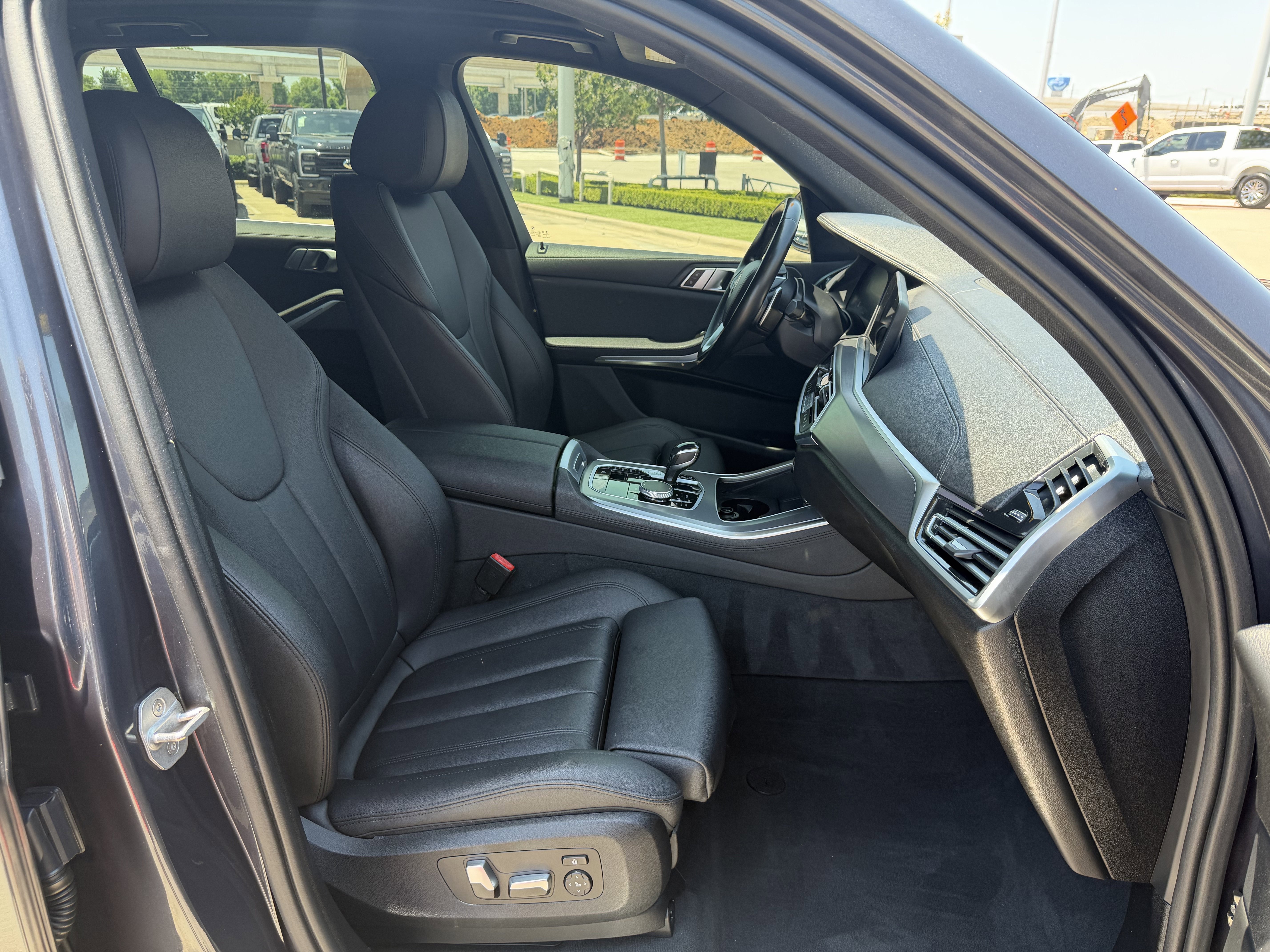 Used 2019 BMW X5 xDrive40i w/ Convenience Package AWD/4WD image 32