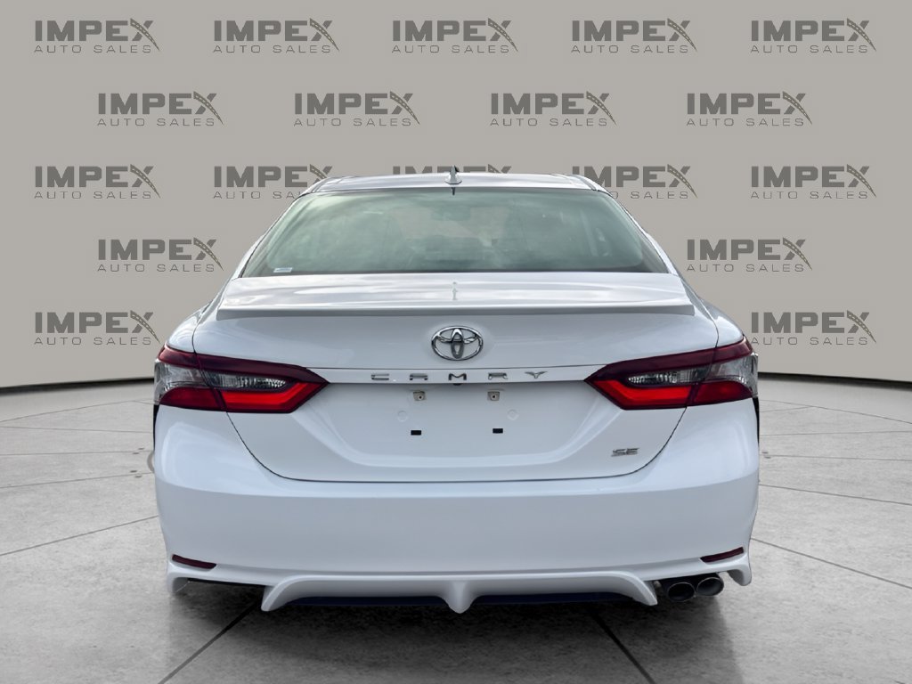 Used 2021 Toyota Camry SE FWD image 4