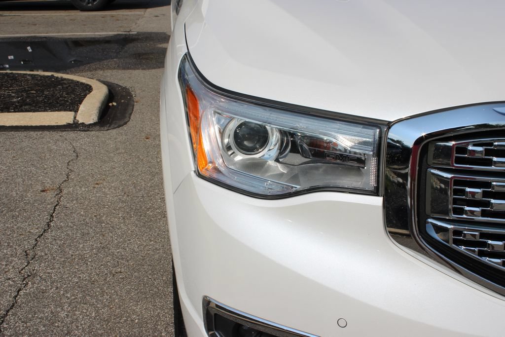 Certified 2018 GMC Acadia Denali w/ Technology Package AWD/4WD image 4