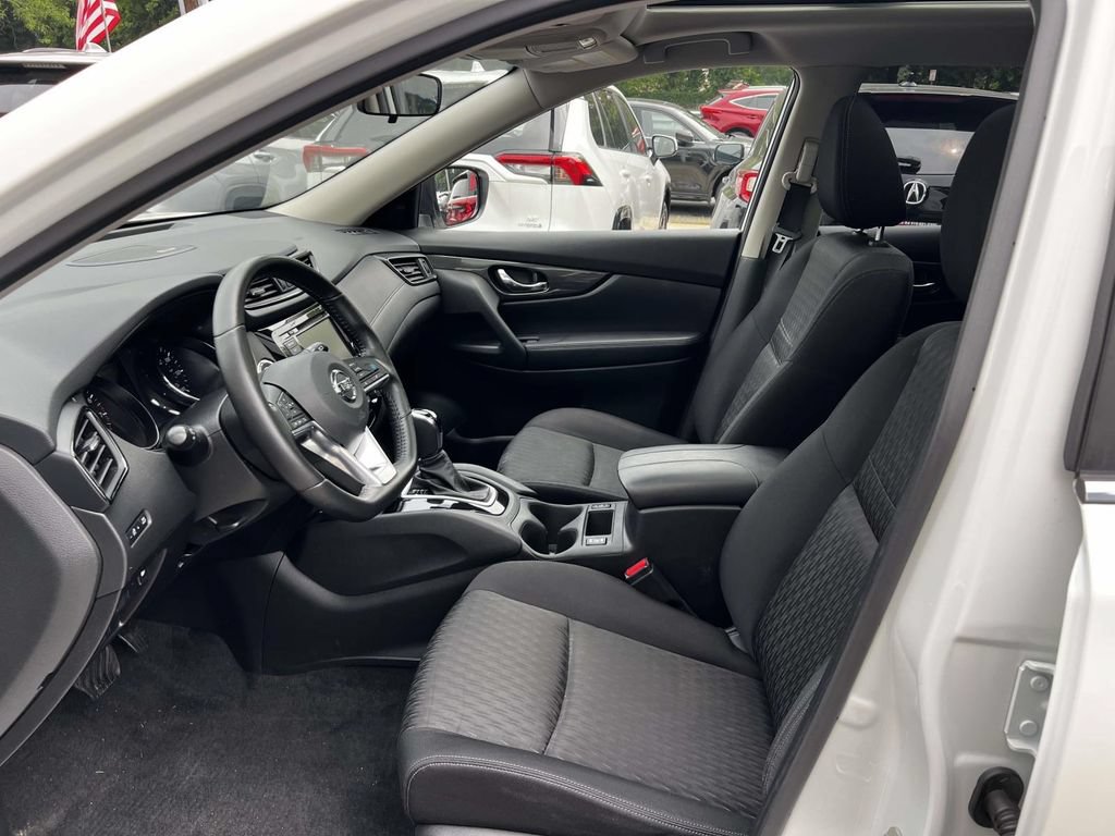Used 2019 Nissan Rogue SV w/ Sun & Sound Touring Package AWD/4WD image 14