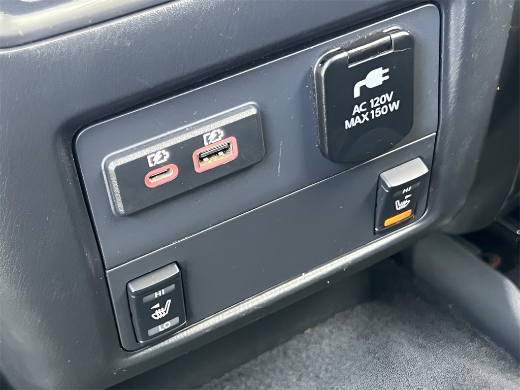 Used 2020 Nissan Pathfinder Platinum image 20