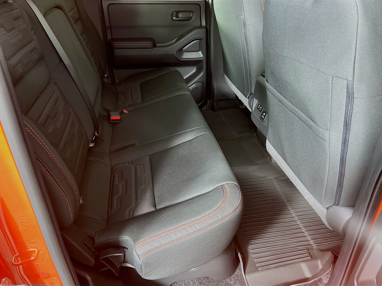 New 2026 Nissan Frontier PRO-4X w/ Pro-4x Convenience Package AWD/4WD image 23