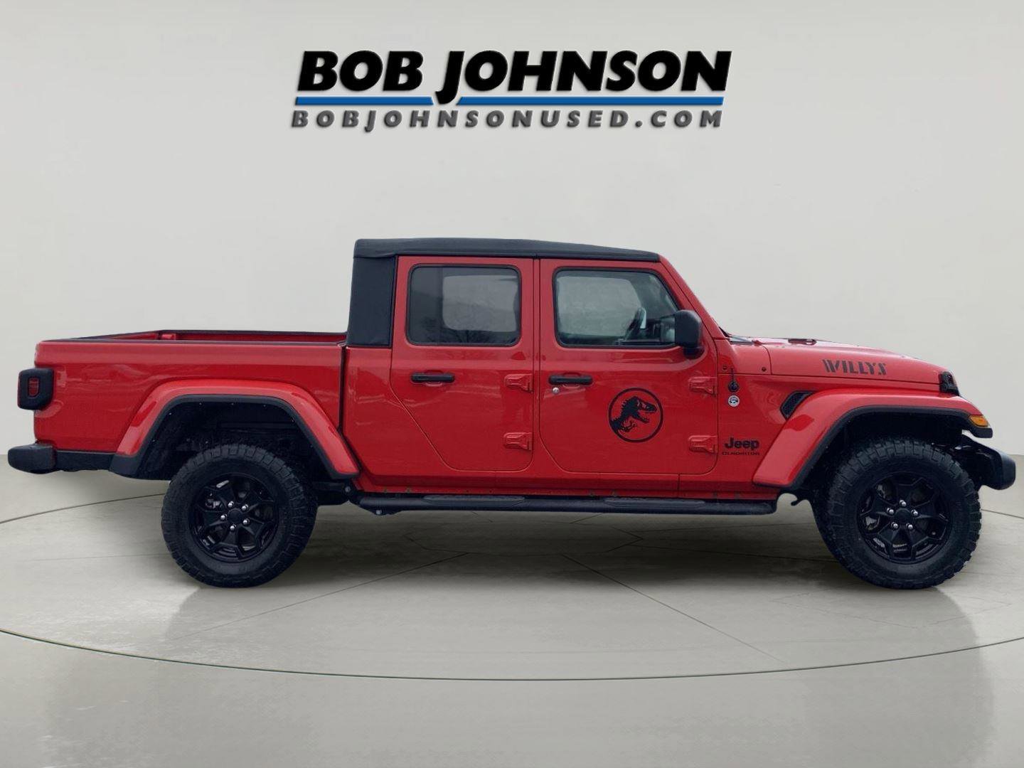 Used 2022 Jeep Gladiator Willys AWD/4WD image 2