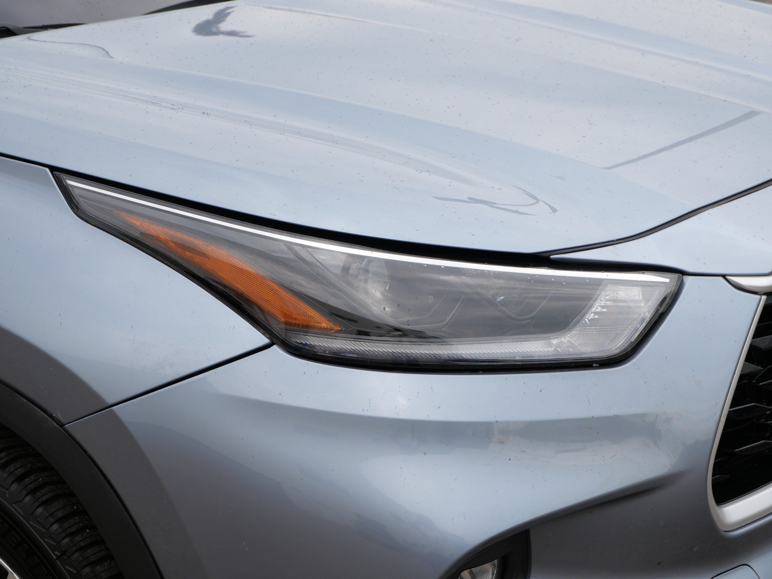 Used 2021 Toyota Highlander XLE AWD/4WD image 16