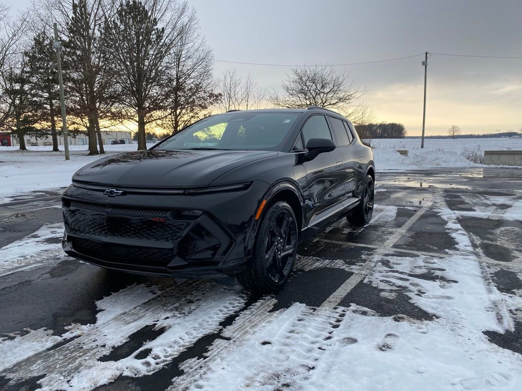 Used 2025 Chevrolet Equinox EV RS image 3