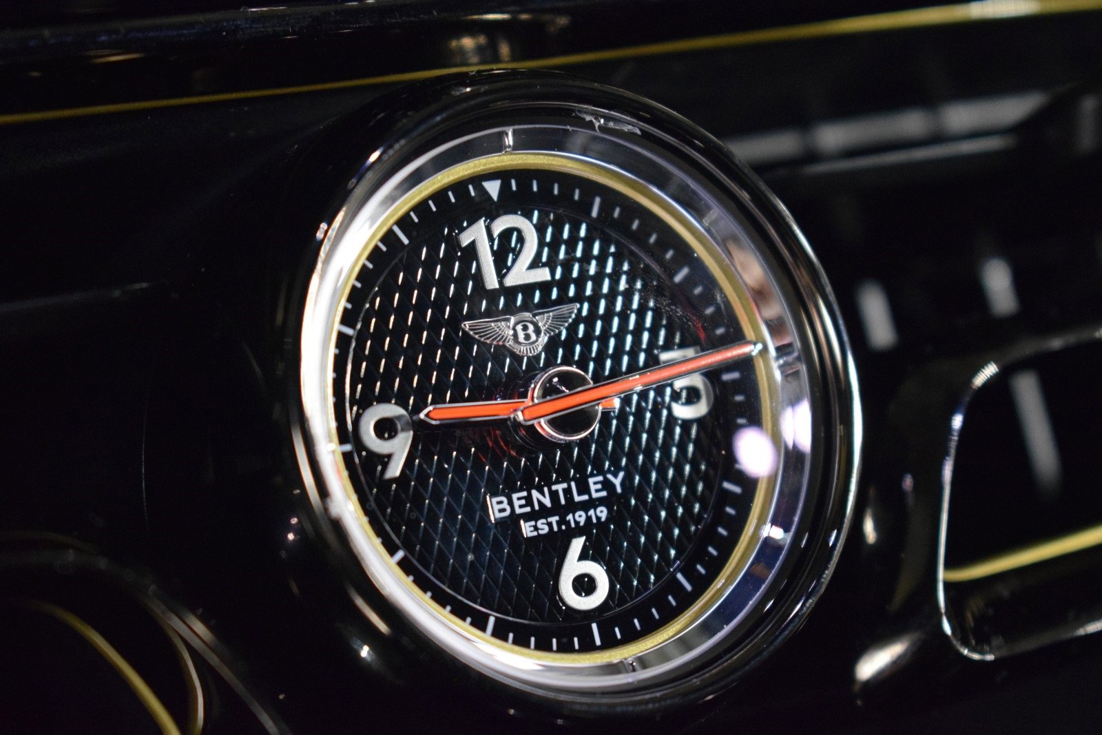 New 2026 Bentley Flying Spur Plug-In Hybrid image 33