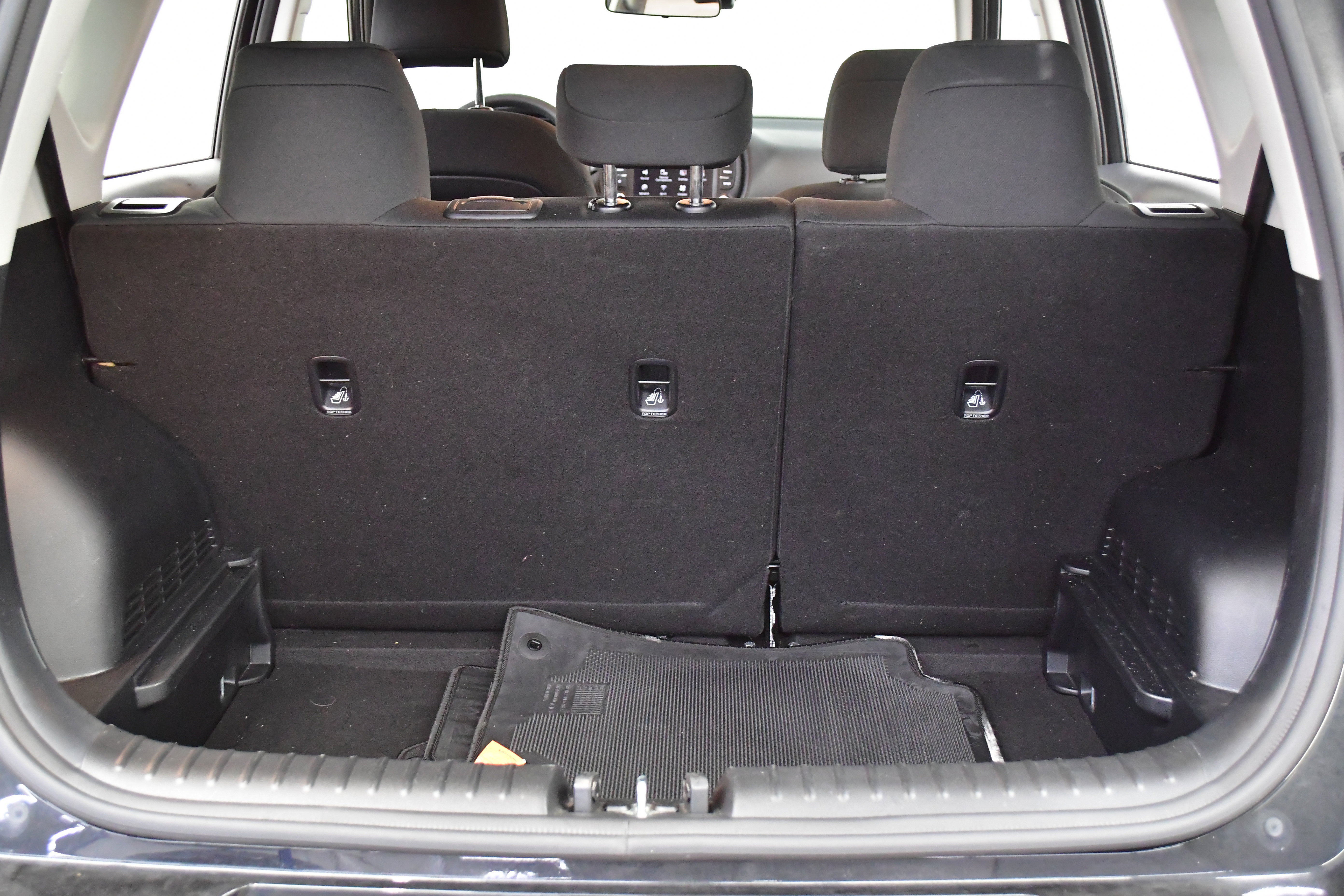 Used 2025 Kia Soul LX w/ LX Technology Package image 8