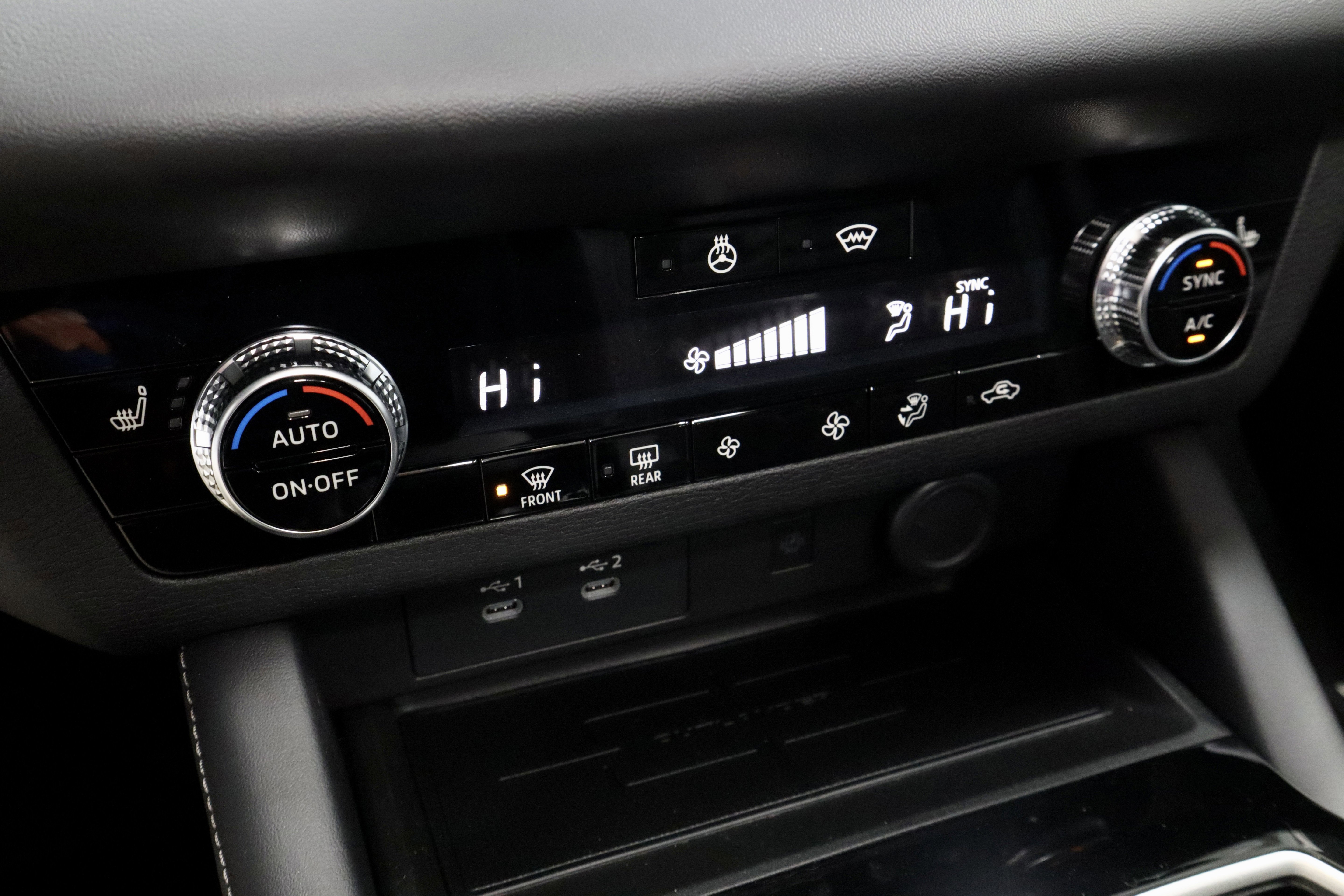 New 2026 Mitsubishi Outlander SE image 25