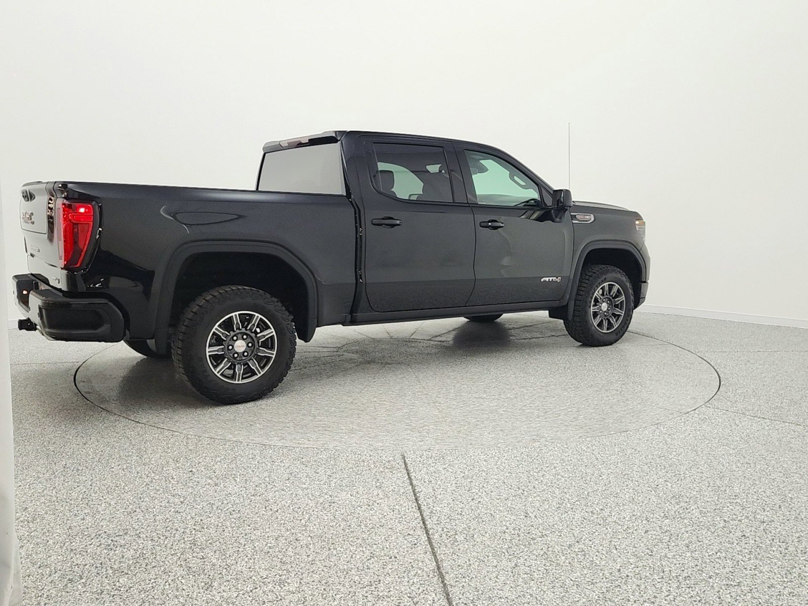 Used 2025 GMC Sierra 1500 AT4 image 5