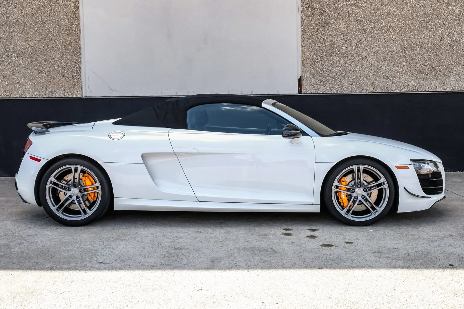 Used 2011 Audi R8 V10 AWD/4WD image 6