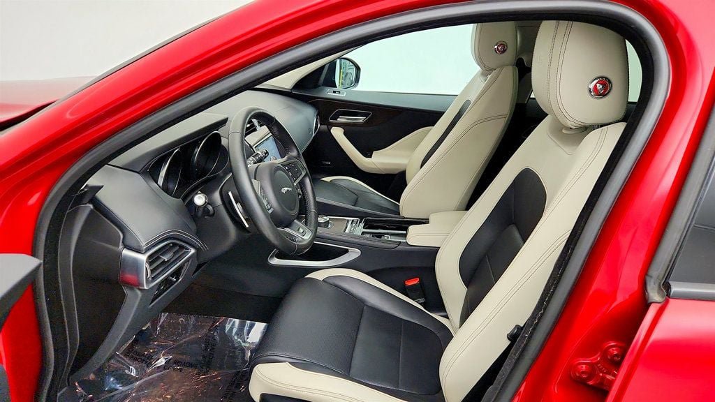 Used 2018 Jaguar F-PACE S AWD/4WD image 20